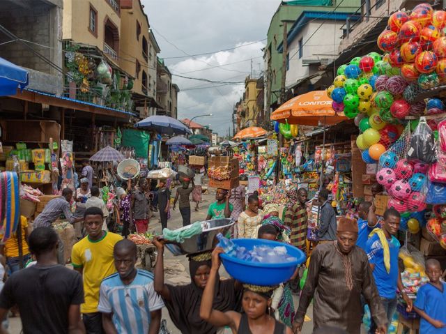 Jan 8 market-vendors-lagos-nigeria_87488_990x742