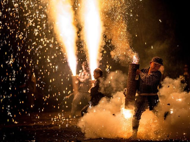 Jan 29 fireworks-festival-gion-matsuri_87530_990x742