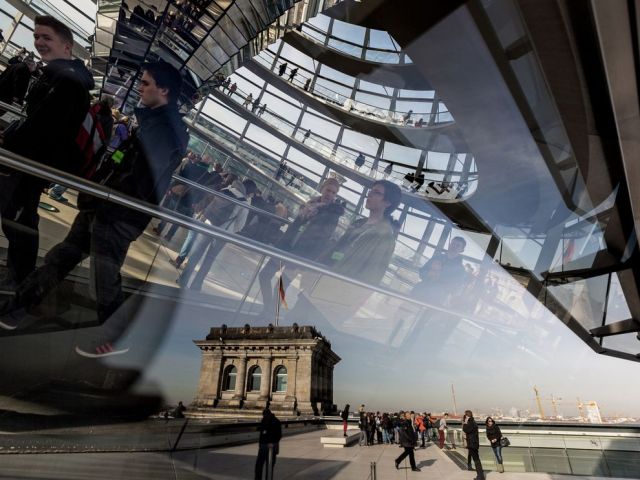 Feb 25 berlin-architecture-reichstag-ludwig_88357_990x742