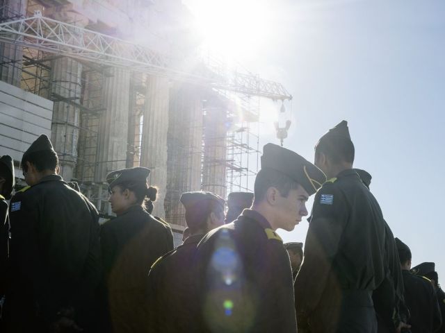 Mar 7 hellenic-cadets-parthenon-majoli_88861_990x742