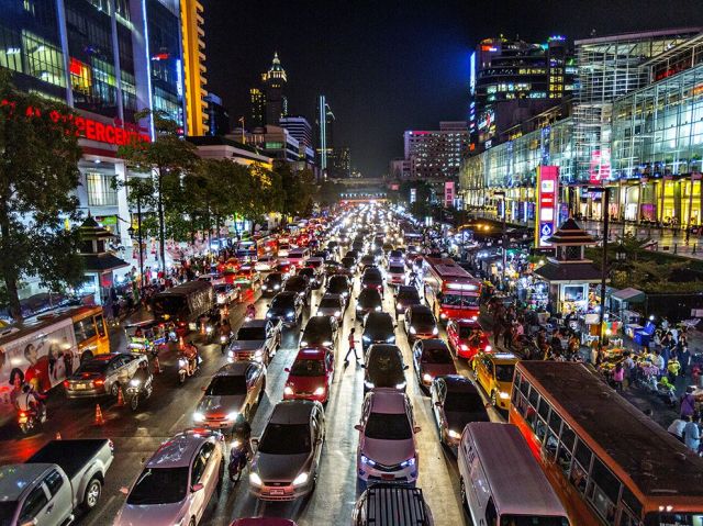 Apr 29 bangkok-night-guttenfelder_89656_990x742