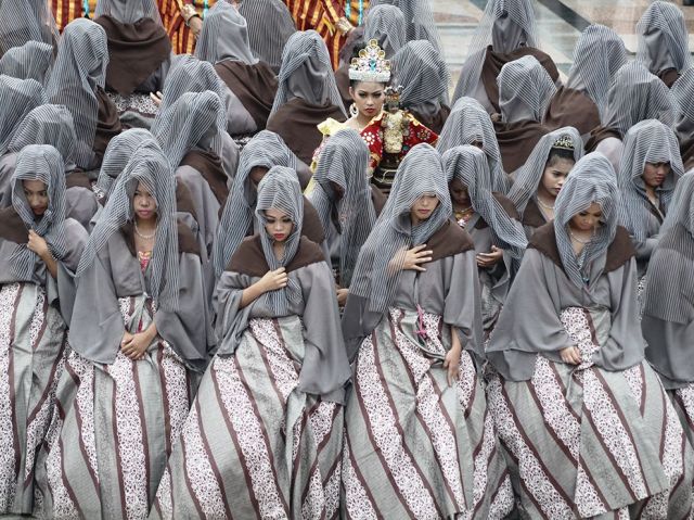 May 28 religious-festival-philippines_90256_990x742